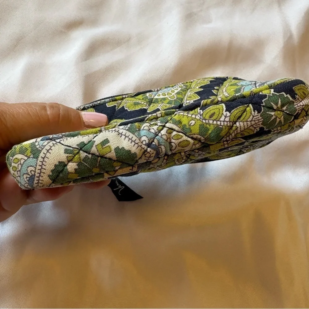 Vera Bradley Women's Quilted Wallet - Green and Black - Picture 5 of 7